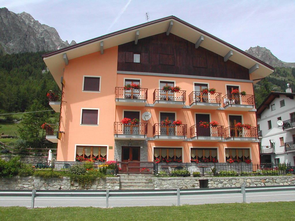 Albergo Valentino Bionaz Экстерьер фото